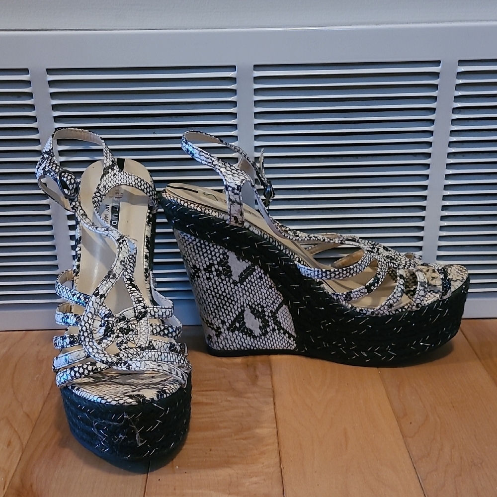 Attitude By Jay Manuel Women's Size 9 Snakeskin Wedge Sandals